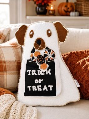 Nwt trick or treat Halloween dog beaded throw pillow ghost dog accent decoration